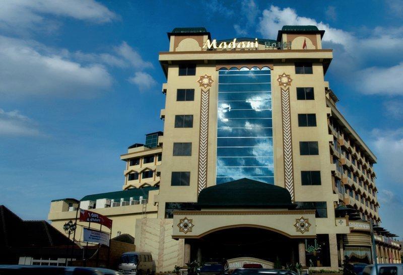 Hotel Madani Medan - Syariah Hotel Zewnętrze zdjęcie